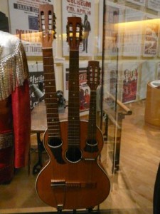 3-neck guitar