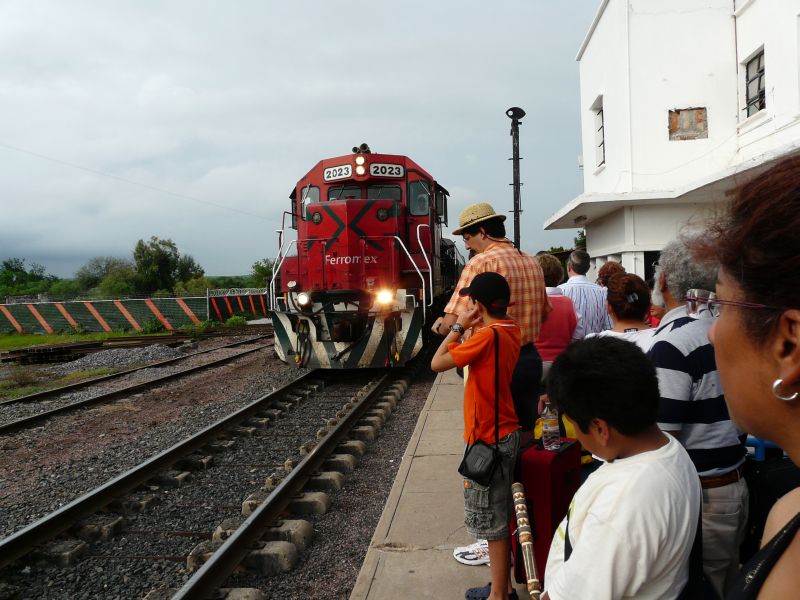 train-01.JPG